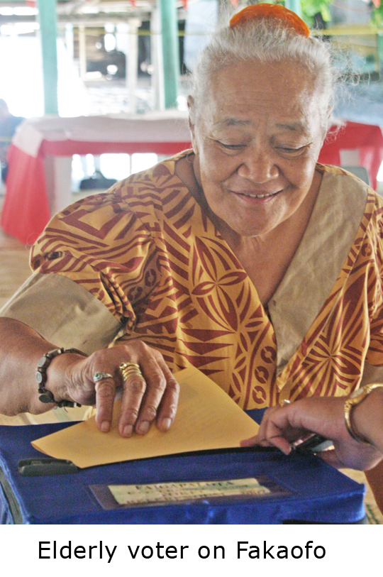 Elderly voter on Fakaofo